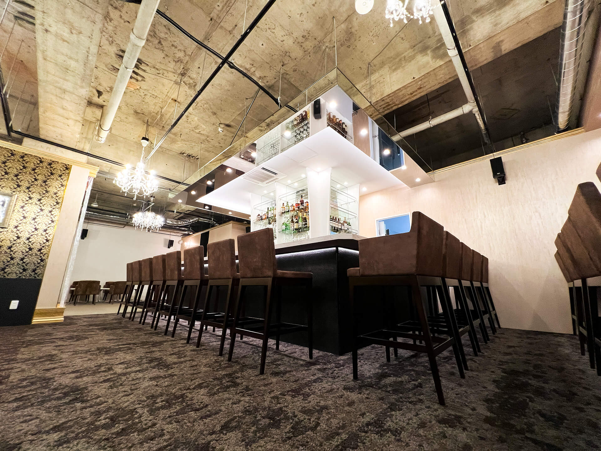 池袋シャンパンバー&カフェ シェリエ(CH&Eacute;RIE)